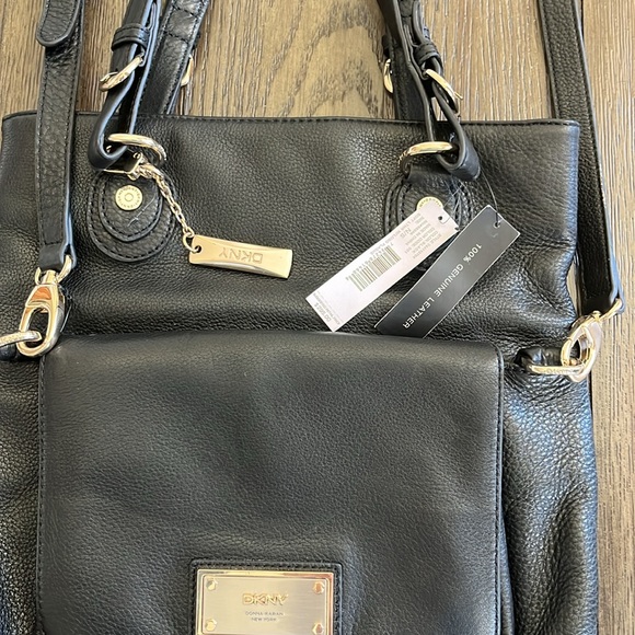 NWT DKNY Donna Karan New York Black Soft Leather W/Logo Plaque Bag - Picture 8 of 12